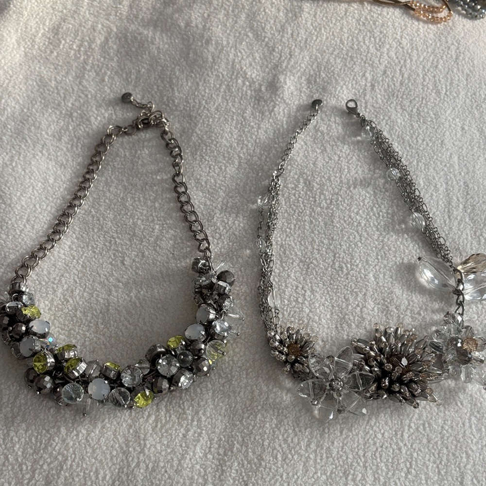 Elegant Silver and Crystal Necklace Set